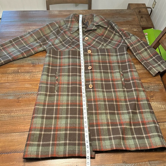 Granny’s Plaid wool coat - Picture 7 of 9